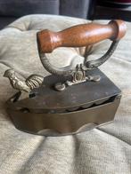 Antiek Messing Kolenstrijkijzer Houten Handvat., Witgoed en Apparatuur, Strijkijzers en Strijkplanken, Ophalen of Verzenden, Gebruikt