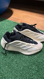Yeezy Boost 700 V3 Azael Size 42 2/3, Kleding | Heren, Schoenen, Ophalen of Verzenden, Zo goed als nieuw, Zwart