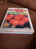 Groot succulentenboek, Ophalen of Verzenden, Zo goed als nieuw