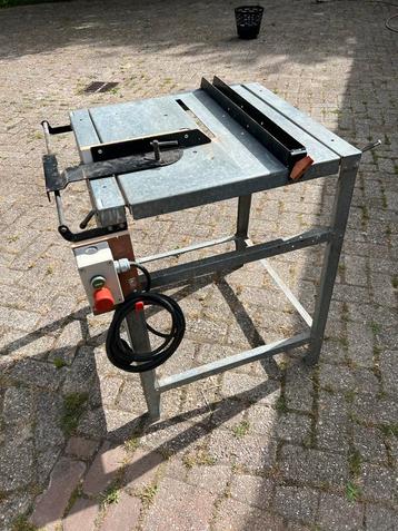 Woflcarft universele machinetafel beschikbaar voor biedingen