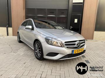 Mercedes A-klasse 180 AUTOMAAT Pano Navi Stoelverwarming AMG beschikbaar voor biedingen