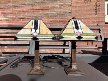 2 Tiffany lampen beschikbaar voor biedingen