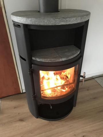 Mooie Houtkachel met Speksteen en oven 8kw beschikbaar voor biedingen