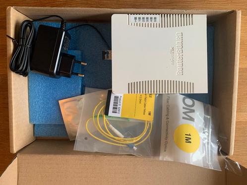 MikroTik RouterBOARD RB260GS + KPN/Youfone glasvezel SFP, Computers en Software, Netwerk switches, Gebruikt, Ophalen of Verzenden