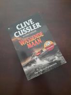 Clive Cussler - wassende maan, Ophalen of Verzenden, Zo goed als nieuw