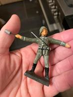 Schusso soldaat werpt handgranaat, Antiek en Kunst, Ophalen of Verzenden