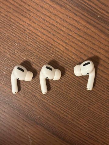 AirPods Pro oortjes 1e Gen - 2x Links, 1x Rechts beschikbaar voor biedingen