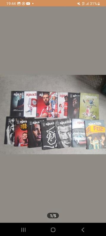 Ajax boekjes life beschikbaar voor biedingen