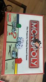 Monopoly the Property trading board game, Hobby en Vrije tijd, Gezelschapsspellen | Bordspellen, Ophalen of Verzenden, Zo goed als nieuw