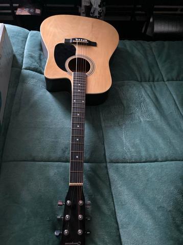 Gitaar mist 1 snaar - Zo goed als nieuw beschikbaar voor biedingen