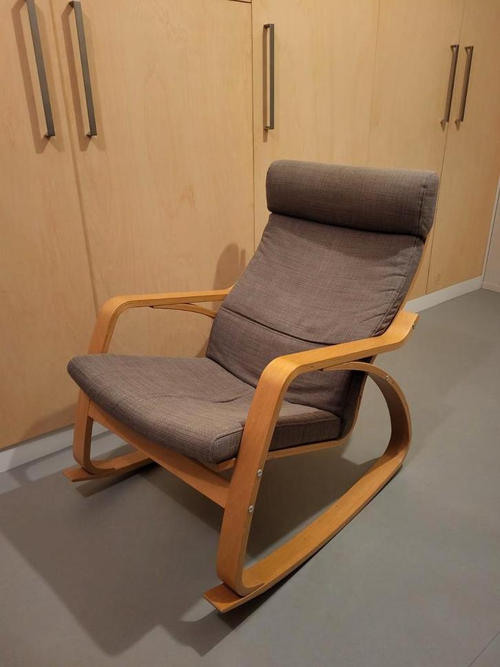 Ikea Schommelstoel in Prima Staat, Huis en Inrichting, Stoelen, Zo goed als nieuw, Eén, Hout, Stof, Grijs, Ophalen