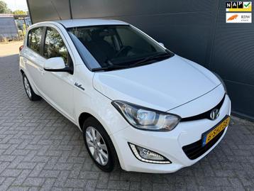 Hyundai I20 1.2i i-Deal/Navi/Airco/bluetooth/cruise/1 ste ei beschikbaar voor biedingen