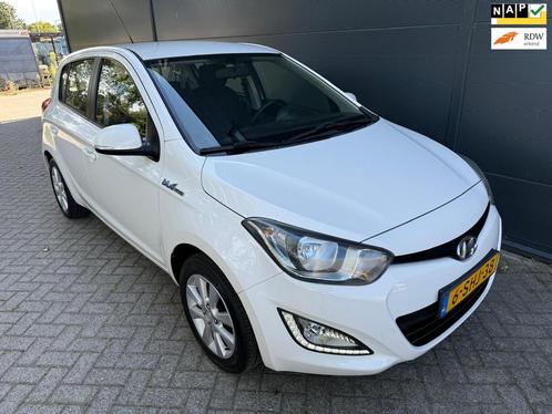 Hyundai I20 1.2i i-Deal/Navi/Airco/bluetooth/cruise/1 ste ei, Auto's, Hyundai, Bedrijf, Te koop, i20, ABS, Adaptive Cruise Control