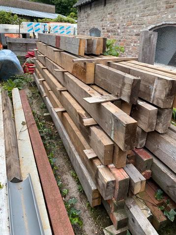 Gebruikte balkhout, vuren balken, onderslagen. 6x16 7x17 beschikbaar voor biedingen