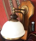 Wandlamp hout, messing - olie lampenkap wit / melkglas