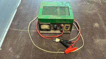 Acculader 12-24 volt beschikbaar voor biedingen