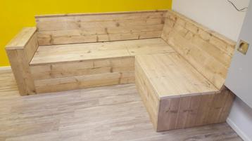 Unieke loungebank van steigerhout voor buiten of binnen beschikbaar voor biedingen