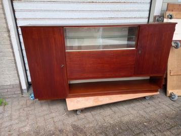 Grote retro kast, wandmeubel wandkast  beschikbaar voor biedingen