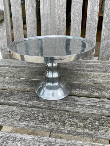 Taartplateau op voet Rivièra Maison beschikbaar voor biedingen