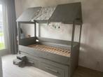 Houten bed hoogslaper, Kinderen en Baby's, Kinderkamer | Stapelbedden en Hoogslapers, Ophalen of Verzenden, Zo goed als nieuw