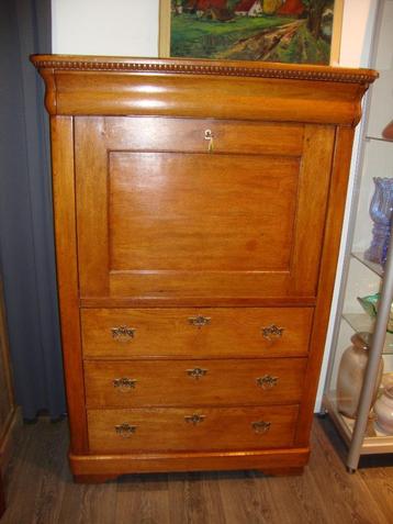 Antieke klepsecretaire beschikbaar voor biedingen