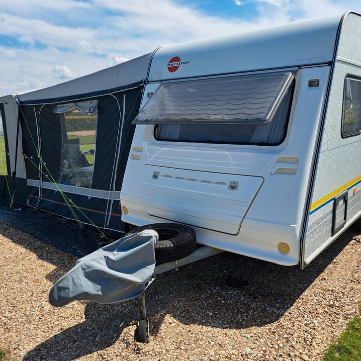 Burstner Caravan - Ideaal voor Familie Vakanties!, Caravans en Kamperen, Caravans, Particulier, tot en met 4, 750 - 1000 kg, Standaardzit