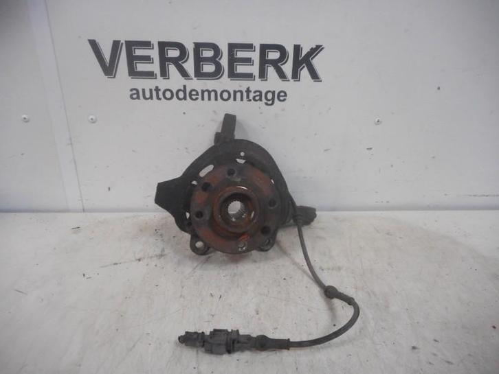 Wielnaaf Rechts Voor Opel Tigra Twin Top 2005 GM13154318, Auto-onderdelen, Ophanging en Onderstel, Opel, Gebruikt