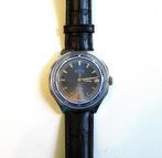 VOSTOK vintage mechanisch horloge met kaleder USSR van de 80, Sieraden, Tassen en Uiterlijk, Horloges | Antiek, Ophalen of Verzenden
