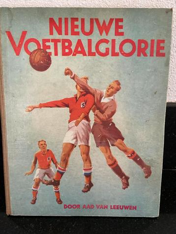 Nieuwe Voetbalglorie - A. van Leeuwen beschikbaar voor biedingen