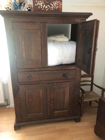 Eikenhouten Kast / TV Meubel - Massief Hout - Goede Staat beschikbaar voor biedingen