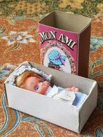Origineel oud vintage Mon Ami popje in het doosje.