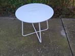 Ronde tafel bijzettafel met handvat, Huis en Inrichting, Tafels | Bijzettafels, Ophalen of Verzenden, Rond, Hout, Minder dan 55 cm