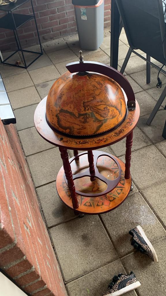 Globus bar met lichte beschadiging, Huis en Inrichting, Tafels | Salontafels, Gebruikt, 50 tot 75 cm, Minder dan 50 cm, Rond, Eikenhout