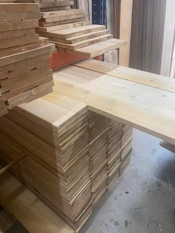 Houten planken van 163x18x2 en 163x15x2 beschikbaar voor biedingen