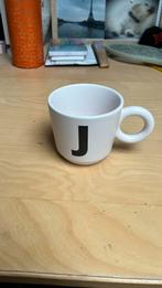 Mok Hema letter J, Huis en Inrichting, Keuken | Servies, Ophalen of Verzenden, Zo goed als nieuw, Overige stijlen, Kop(pen) en/of Schotel(s)