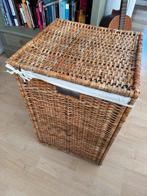 Rieten wasmand met deksel, Huis en Inrichting, Woonaccessoires | Schalen en Manden, Ophalen of Verzenden, Zo goed als nieuw, Rond
