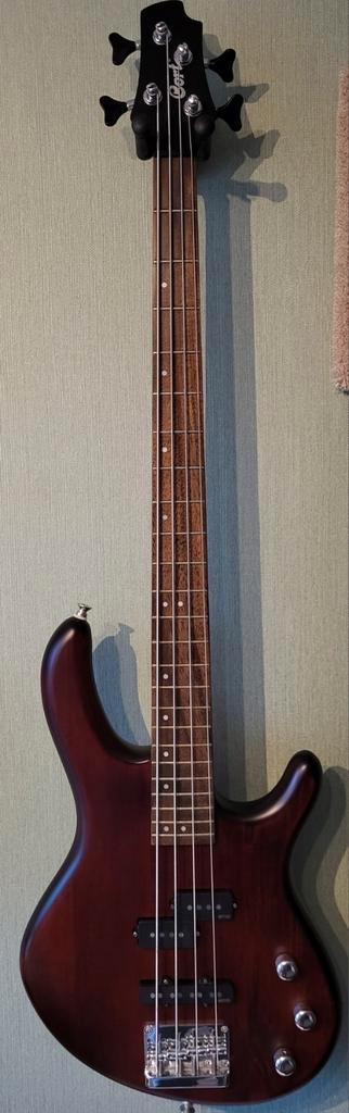 Cort Action bas met EMG pick-up, Muziek en Instrumenten, Snaarinstrumenten | Gitaren | Bas, Zo goed als nieuw, Ophalen