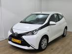 Toyota Aygo Occasion 1.0 VVT-i x-play | Tweedehands Toyota A, Auto's, Euro 5, Stof, Gebruikt, 4 stoelen