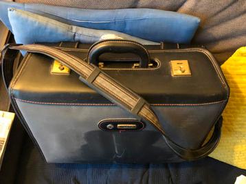 Aardige draagkoffer, Samsonite soft cover. beschikbaar voor biedingen