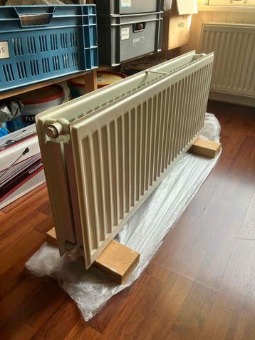 Radiator T22 Breedte 100cm Hoogte 40cm beschikbaar voor biedingen