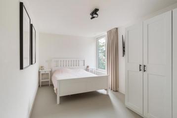 IKEA Hemnes tweepersoons bedframe met Leirsund lattenbodem - afbeelding 1