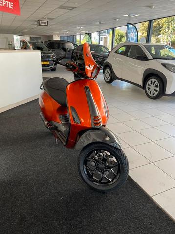 Vespa sprint 4v 80cc, dubbeldisc, akrapovic, full beschikbaar voor biedingen