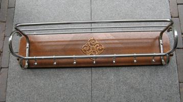 Brocante wandkapstok beschikbaar voor biedingen
