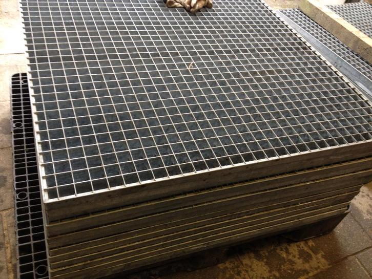 Voetroosters, milieubak roosters diverse afmetingen (a28)25, Doe-het-zelf en Verbouw, IJzerwaren en Bevestigingsmiddelen, Zo goed als nieuw