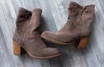 Supermooie suede laarsjes Tamaris maat 39, Kleding | Dames, Schoenen, Lage of Enkellaarzen, Ophalen of Verzenden, Bruin, Zo goed als nieuw