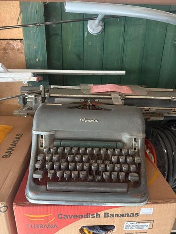 Antieke beschikbaar voor biedingen