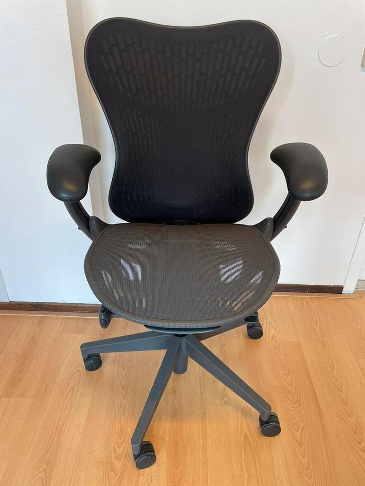 Herman Miller Mirra 2 Ergonomische Bureaustoel, Huis en Inrichting, Bureaustoelen, Zo goed als nieuw, Bureaustoel, Zwart, Ergonomisch
