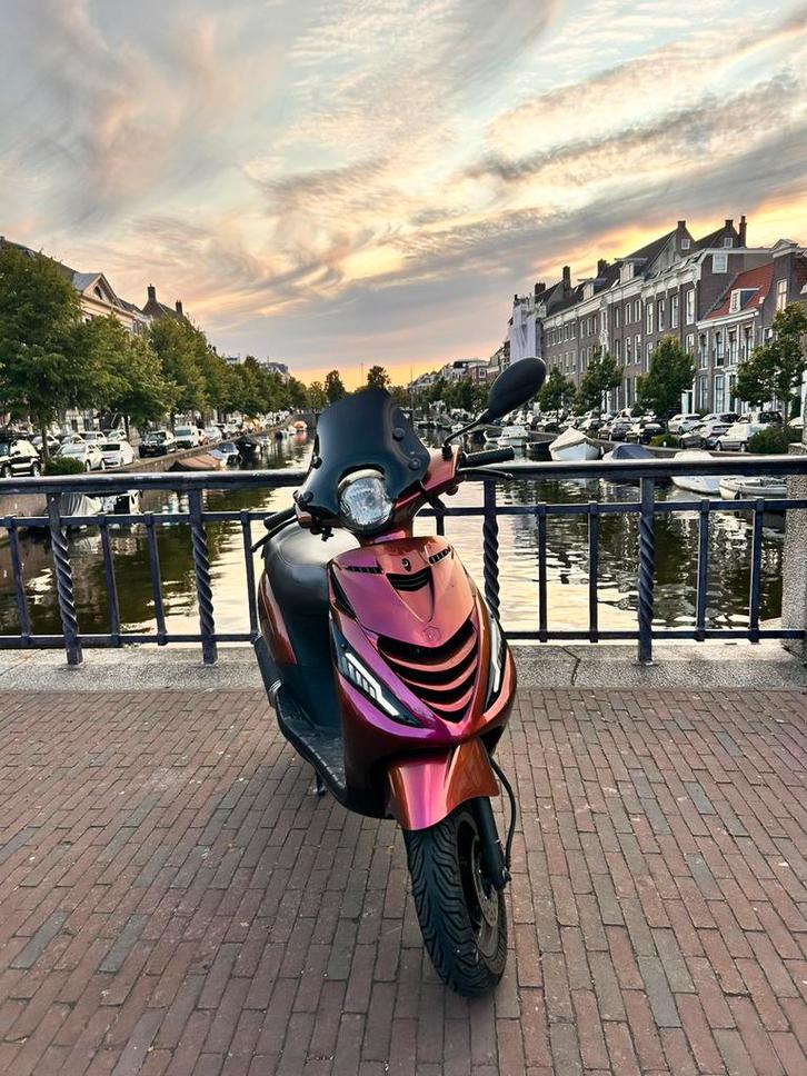 Piaggio zip 50cc, Fietsen en Brommers, Scooters | Piaggio, Zo goed als nieuw, Zip, Benzine, Ophalen