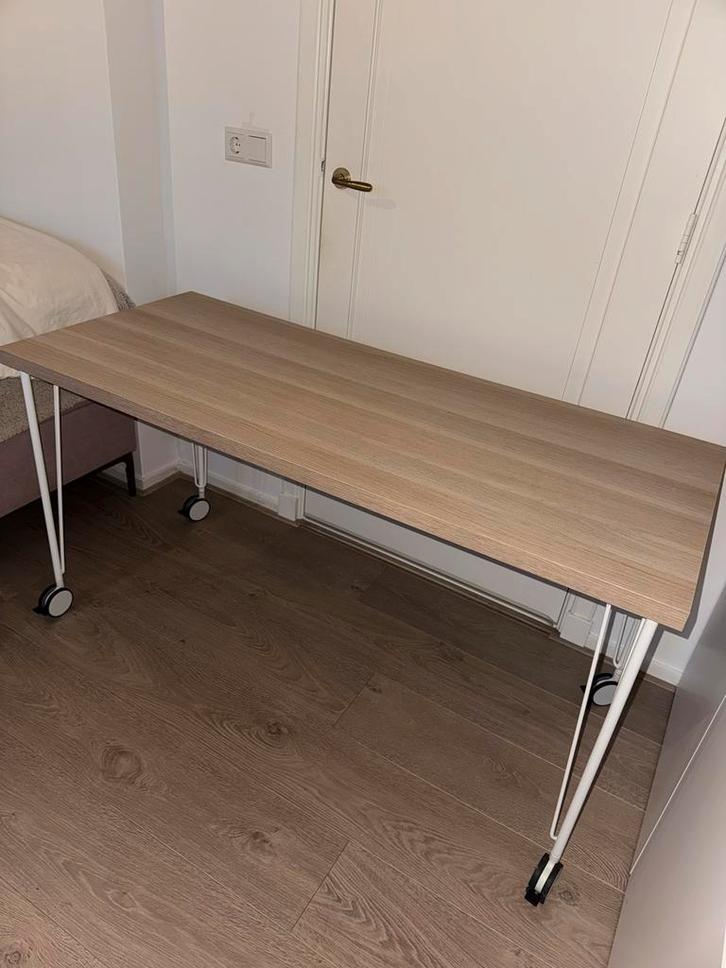 IKEA Bureau met wielen, Huis en Inrichting, Bureaus, Gebruikt, Met wielen, Ophalen