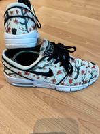 Nike SB stefan Janoski cherry Blossom, Verzenden, Zo goed als nieuw, Sneakers of Gympen